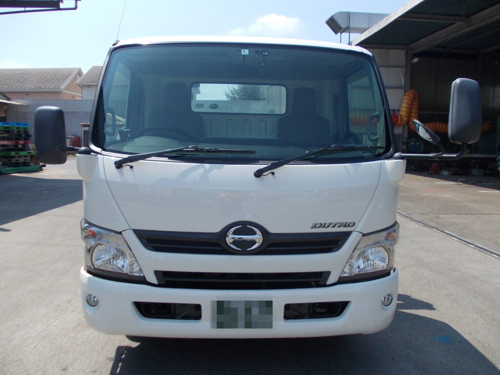 HINOのDUTROのキャブ取替でフレームの修理を行った事故修理