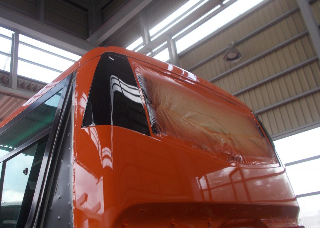 日野HINO製Jbasのセレガ(SELEGA)大型観光バスのバックパネル取替の事故修理