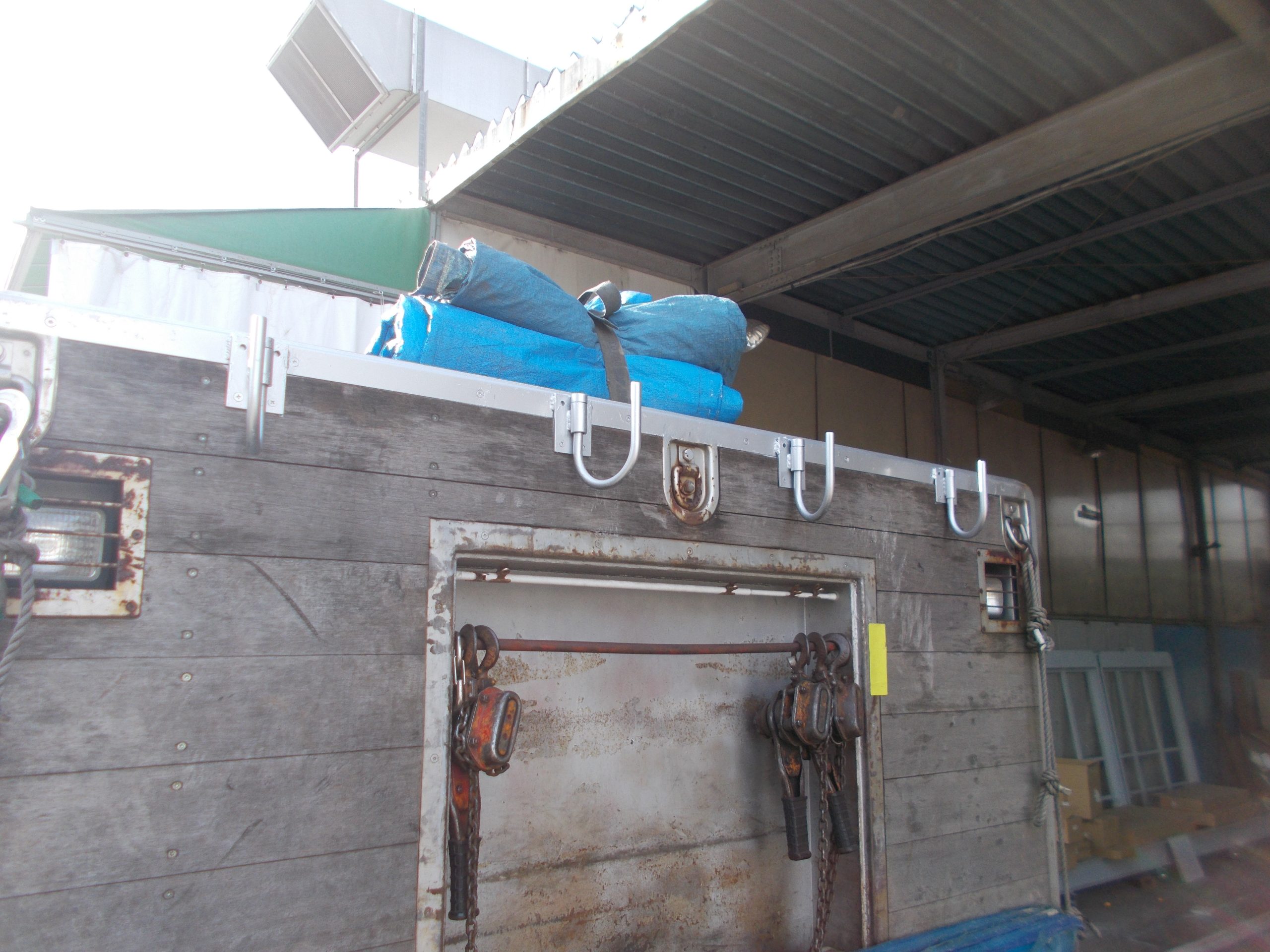 三菱ＦＵＳＯ　重機運搬車　セルフローダー　キャリアカー　回転式ロープフック