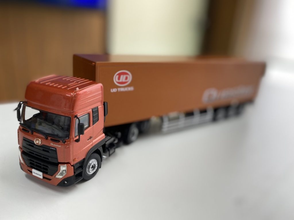 UDトラックス・クエスター　クオン　日産ディーゼル　トレーラー