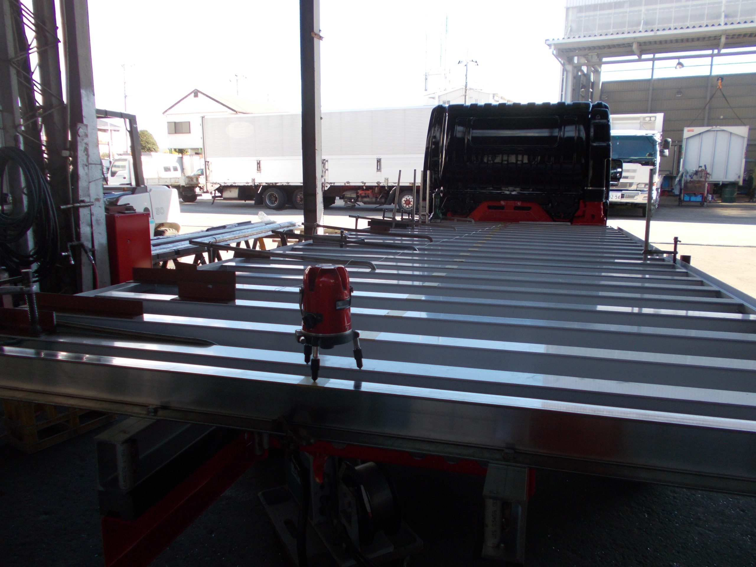 日野自動車　デュトロ　3.5ｔ車　2ｔ車　家畜運搬車　製造　新車　架装　横根太　フレーム