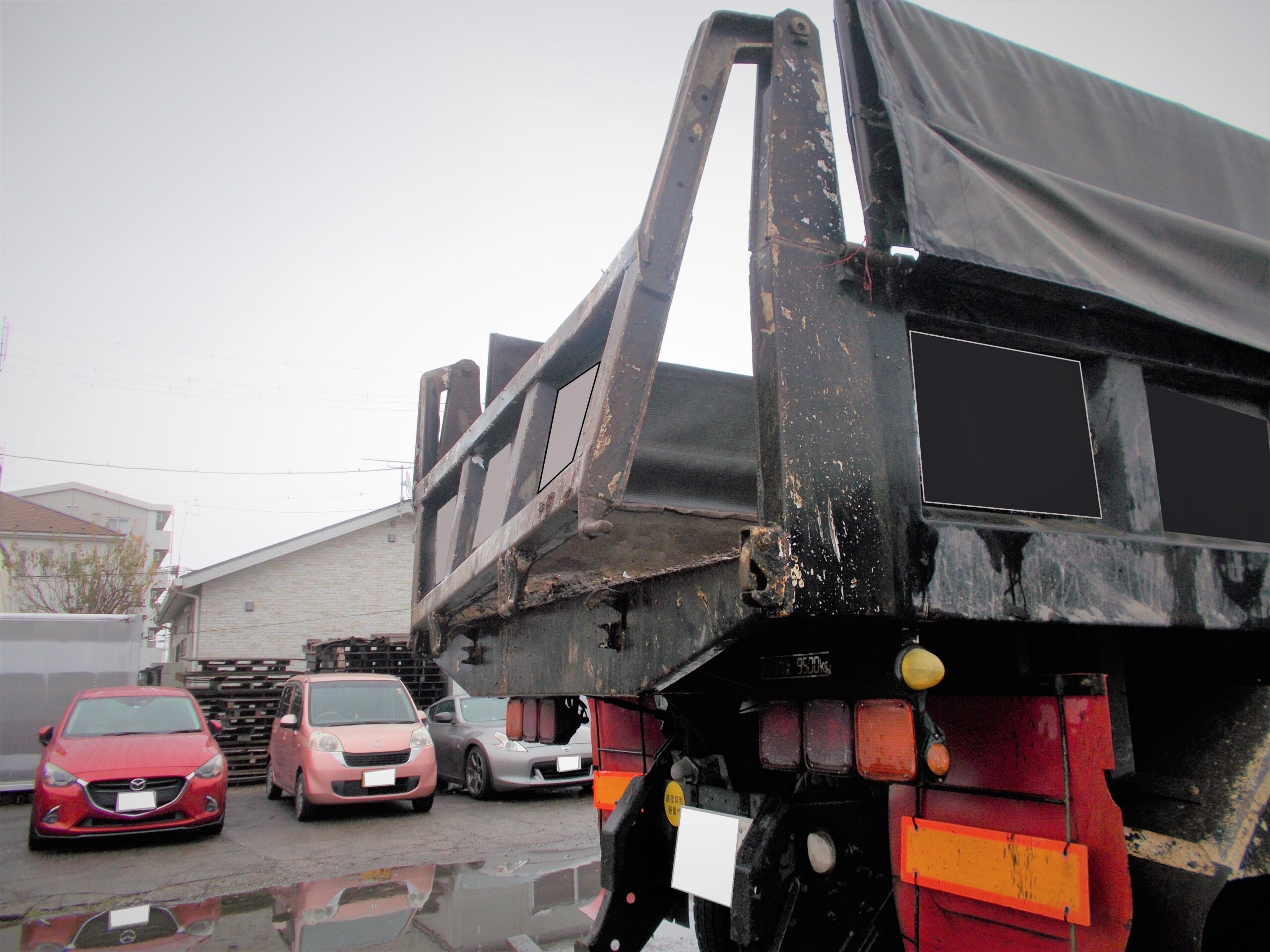 いすゞ自動車 新明和のダンプのリヤアオリの修理依頼です。 いすゞ自動車 新明和のダンプのリヤアオリの修理依頼です。