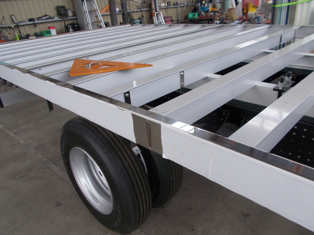 グリーンピッグ様(愛知県西尾市)の家畜運搬車(養豚車・豚)の4t車の製造を開始➁