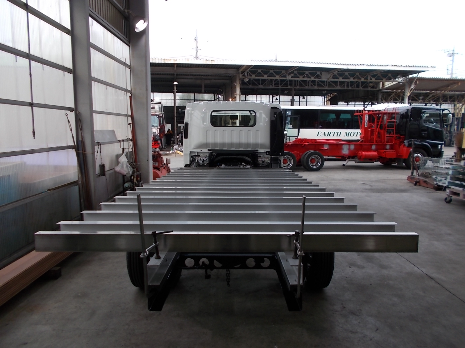 JAあがつま(あがつま農業協同組合)畜産部様の家畜運搬車(牛)の3.5t車の製造を開始 JAあがつま(あがつま農業協同組合)畜産部様の家畜運搬車(牛)の3.5t車の製造を開始