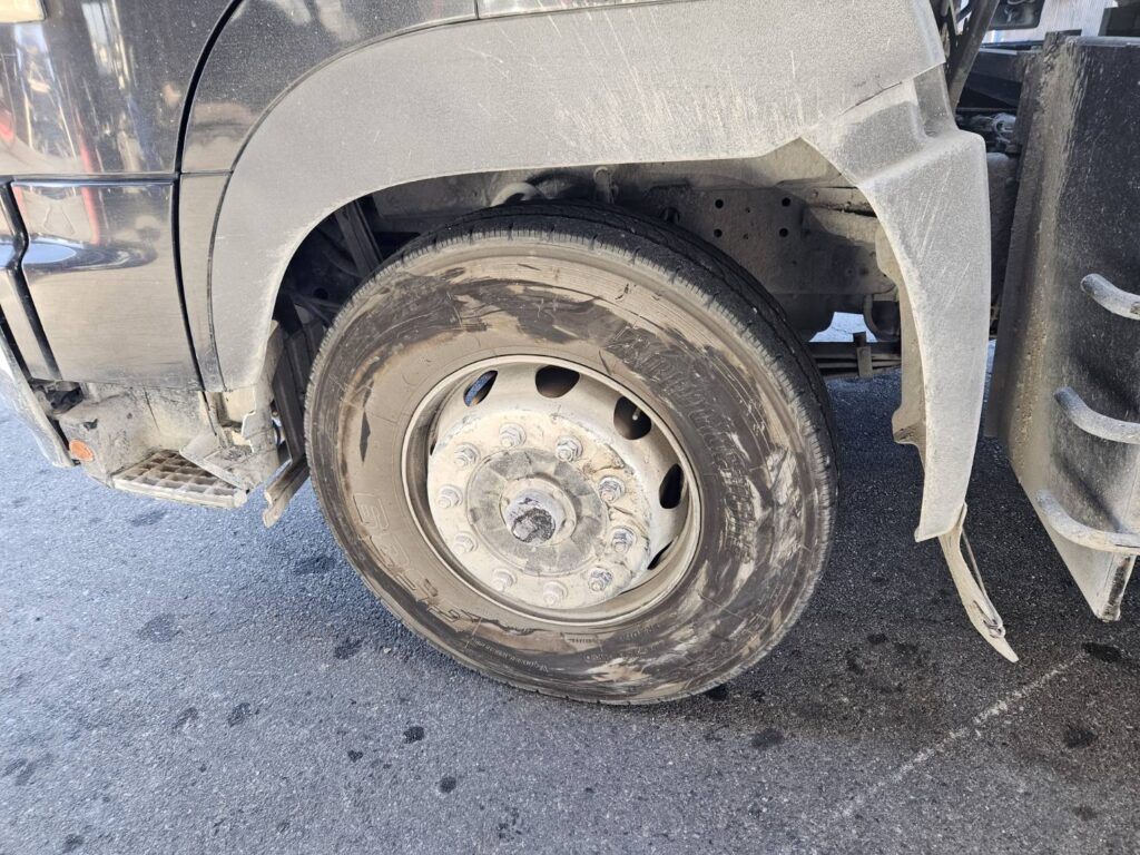 ニュートンの法則が解く：衝突事故と車体損傷診断の科学