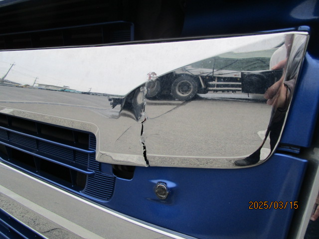 衝突事故の痕跡を読み解く：損傷の種類と車体の衝撃吸収設計