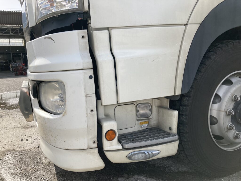 衝突の“カタチ”が語る損傷の深層 ― 車体損傷診断に必要な知識と視点 ―