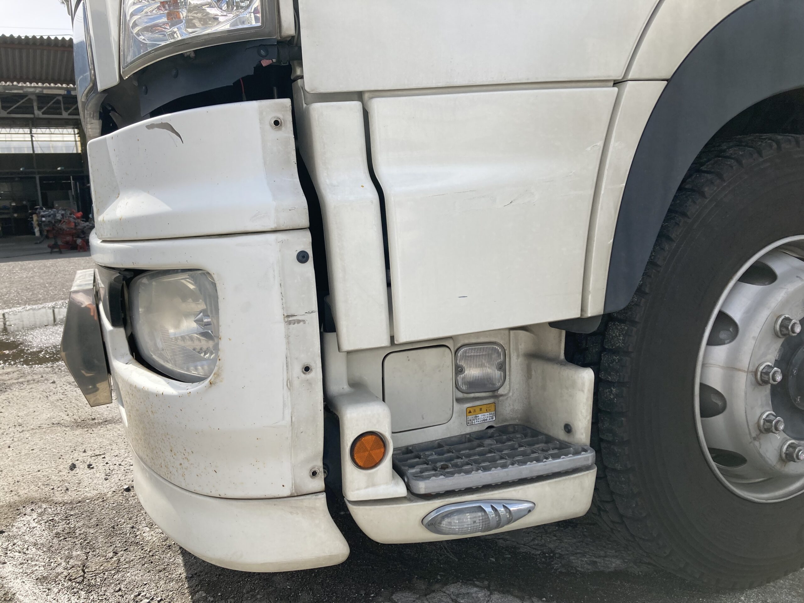 衝突の“カタチ”が語る損傷の深層 ― 車体損傷診断に必要な知識と視点 ―