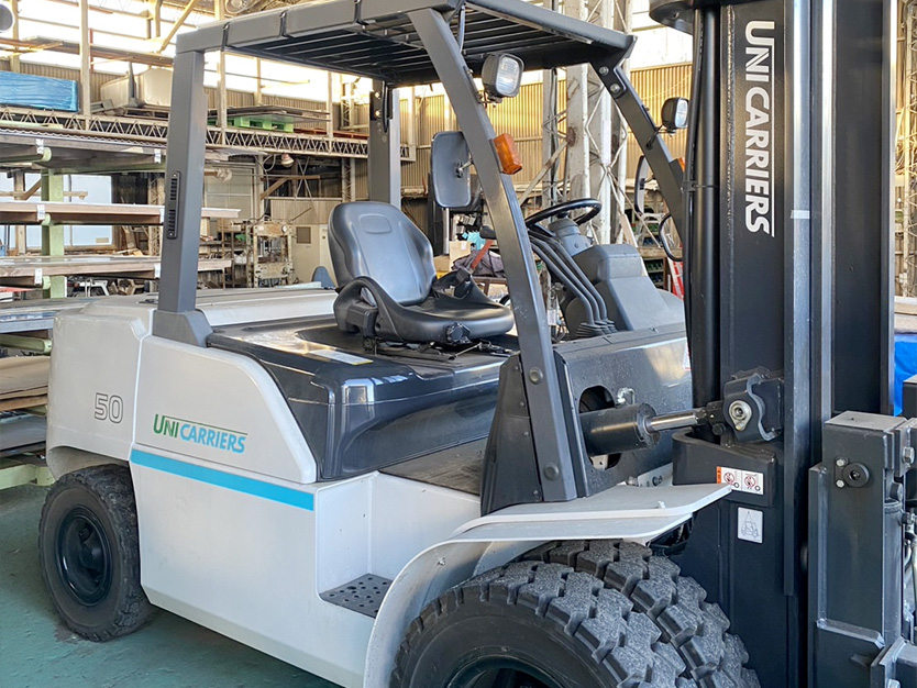 エンジンフォークリフト